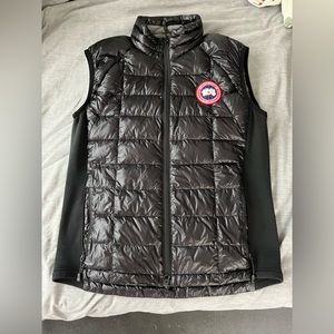 Canada Goose Men’s HyBridge Lite Tech Down Vest Medium